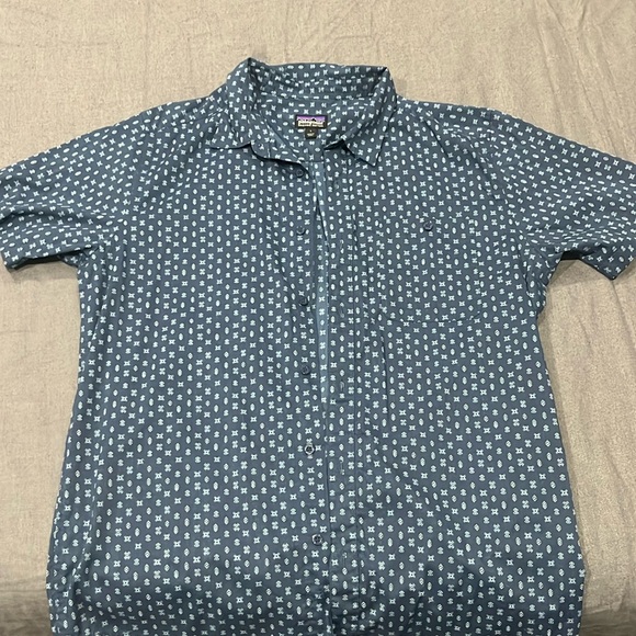 Patagonia Organic Cotton Button short sleeve button up - Picture 1 of 3